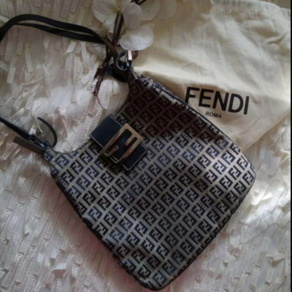 Vintage FENDI Shoulder Bag - Picture 15 of 15